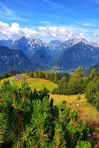 Majestic Mountain Panorama 🌄