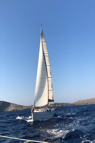 Chasing the Horizon: A Sailing Adventure ⛵🌊