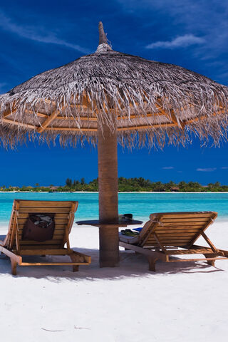 Tropical Paradise Awaits 🌴☀️