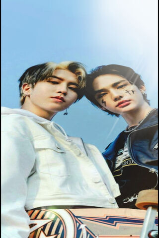 Dynamic Duo: Skz Han & Hyunjin Shine Bright! ✨