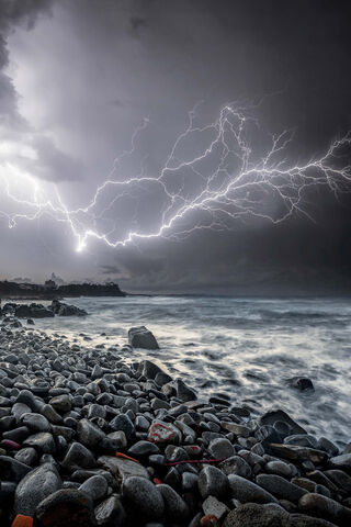 Nature's Fury: The Storm Unleashed 🌩️