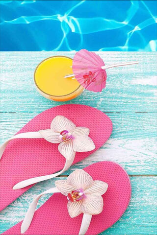 Tropical Bliss: A Perfect Summer Escape 🌴🍹