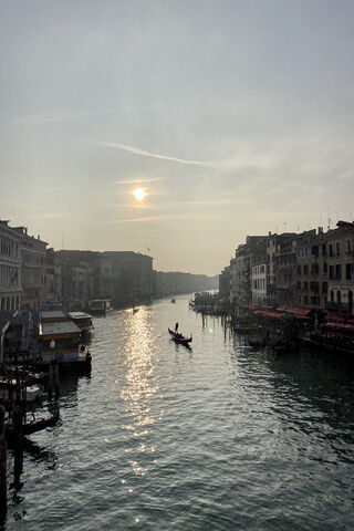 Golden Reflections: A Venetian Evening 🌅
