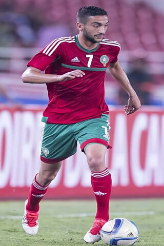 Ziyech in Action: The Moroccan Maestro ⚽🇲🇦