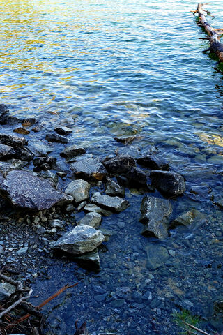 Tranquil Waters: Nature's Crystal Canvas 🌊✨