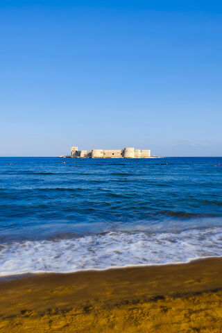 Kizkalesi: The Maiden's Castle by the Sea 🌊🏰