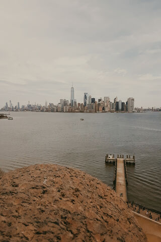 Manhattan's Majestic Skyline 🌆✨