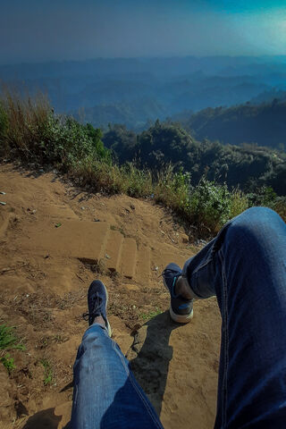 Serenity at the Edge of Nature 🌄