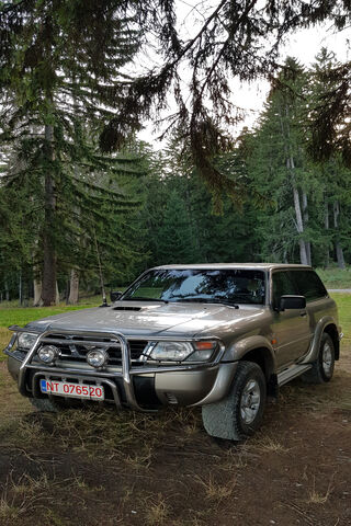 Nissan Patrol Y61: The Ultimate Off-Road Companion 🚙🌲