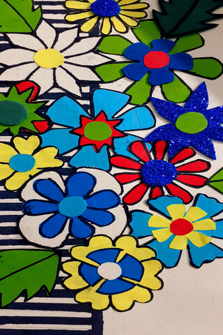 Vibrant Blooms: A Paper Floral Delight 🌼✨