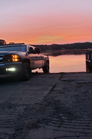 Twilight Drive: Silverado Serenity 🌅🚗