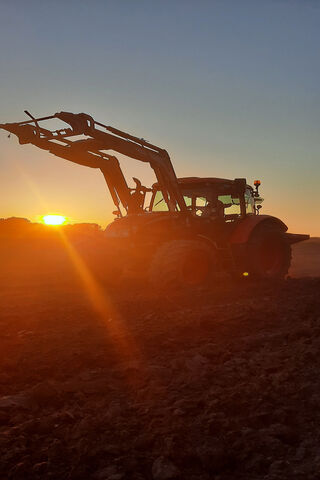 Zetor 140 CL: Powering Through the Sunset 🌅🚜