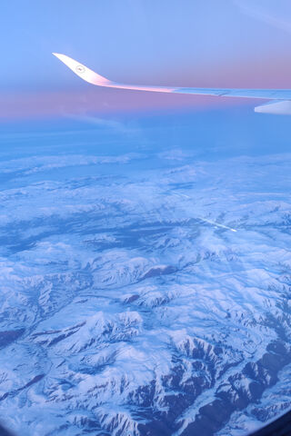 Majestic Alpes: A Skyward View 🌄✈️