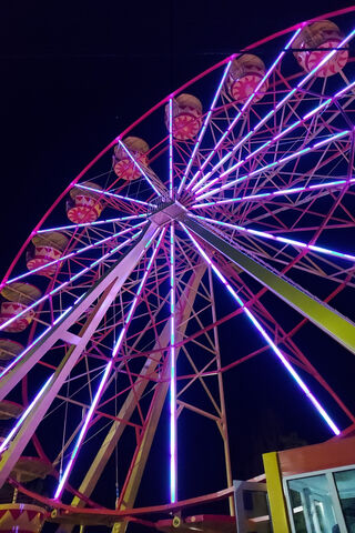 Twilight Whirl: A Ferris Wheel Adventure 🎡✨