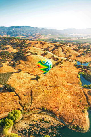 Soaring Over the Enchanting Landscapes of Kapadokya 🌄🎈