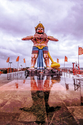 The Mighty Guardian: Lord Hanuman's Grandeur 🌩️🕉️