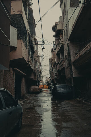 Urban Serenity: A Rainy Day Reflection