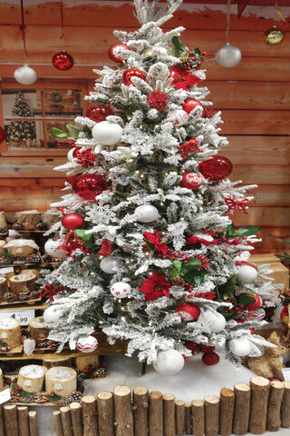 Festive Wonderland: The Red Xmas Tree 🎄❤️
