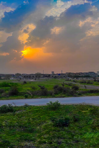 Golden Horizon: A Tranquil Evening