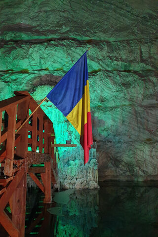 Romanian Pride in the Depths 🌍🇷🇴
