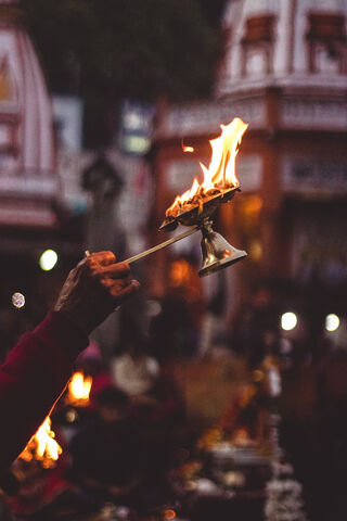 Arti: A Dance of Light and Devotion ✨🕯️