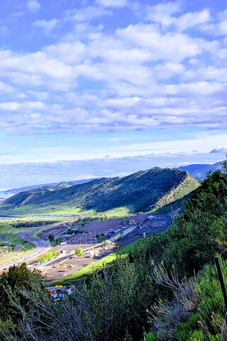 Exploring the Wonders of Dinosaur Ridge 🌄🦖