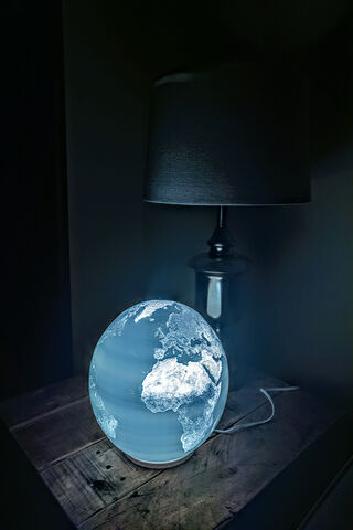 Illuminate Your World: The Earth Lamp 🌍💡