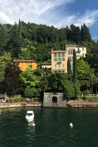 Charming Lakeside Retreat in Italy 🇮🇹🏞️