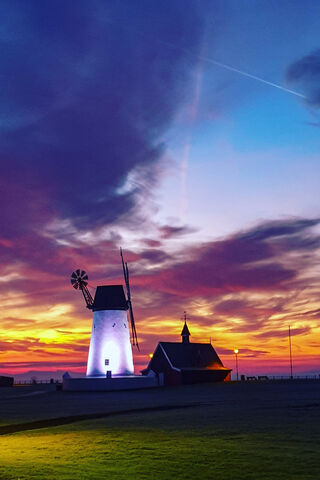 Lytham Windmill: A Sunset Spectacle 🌅