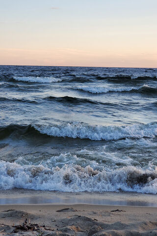 Waves of Tranquility at Lac Supérieur 🌊✨