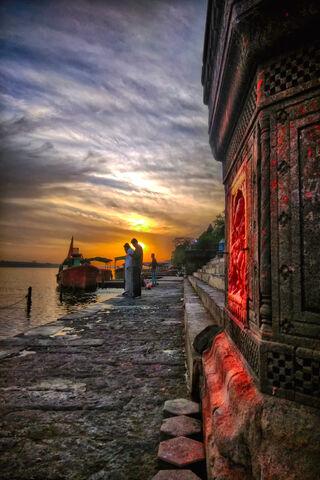 Maheshwar Ghat