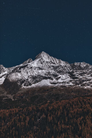 Majestic Peaks Under the Stars 🌌🏔️