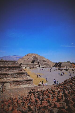 Mysteries of the Moon Pyramid 🌕🏺