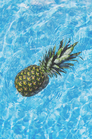 Tropical Splash: Pineapple Paradise 🍍💦