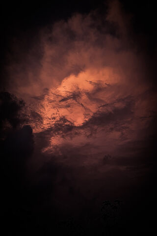 Crimson Horizon: A Glimpse of the Redsky 🌅