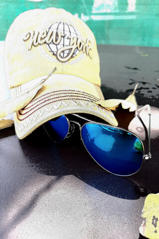 Chillin' in Style: Ray-Ban Vibes 😎🧢