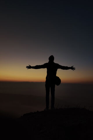 Reaching New Heights: Embracing the Summit 🌄