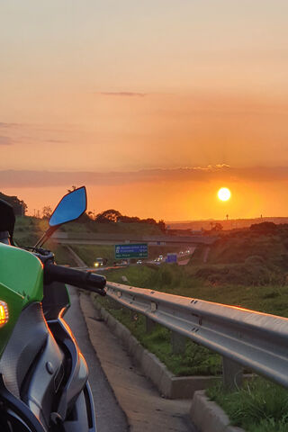 Chasing the Horizon: Sunset Ride on the Zx6r 🌅🏍️