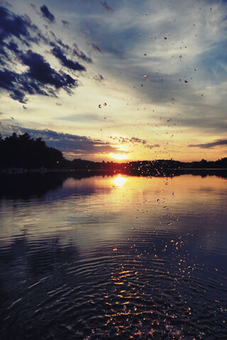 Golden Reflections at Sunset Lake 🌅✨