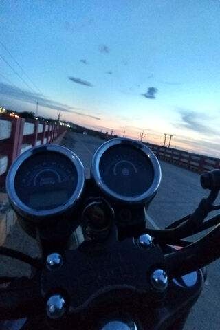 Thunderbird 350X: Ride into the Horizon 🌅🏍️