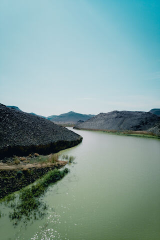 Wadi Alweshka: Nature's Serene Oasis 🌊🏞️