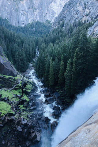 Nature's Masterpiece: Yosemite Valley Unveiled 🌲🏞️