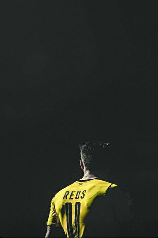 The Shadow of a Legend: Reus in Focus ⚽️✨