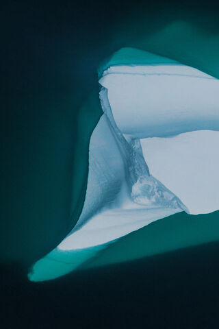 Glacial Serenity: The Beauty of Miui 12