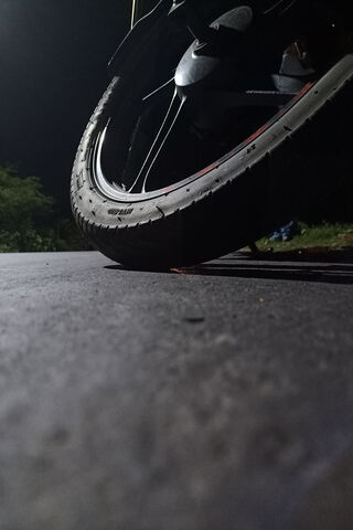 Nighttime Grip: The Tyre Bit Adventure 🚴 ️🌙