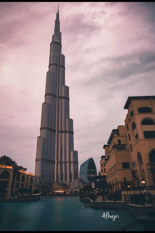 Reaching New Heights: The Burj Khalifa 🌆✨