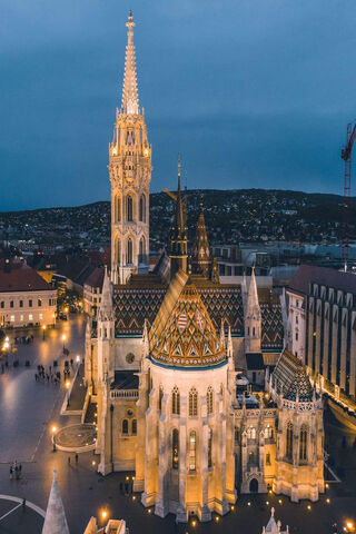 Twilight Splendor: The Majesty of Budapest