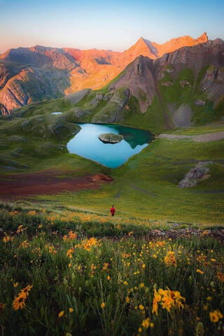 Serenity in the Rockies: Colorado's Hidden Gem 🌄💧