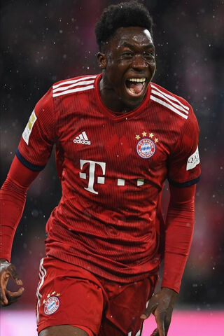 Davies: The Rising Star of Bayern Munich ⚽✨