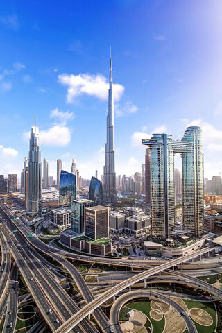Sky High Dreams: The Marvel of Downtown Dubai 🌆✨